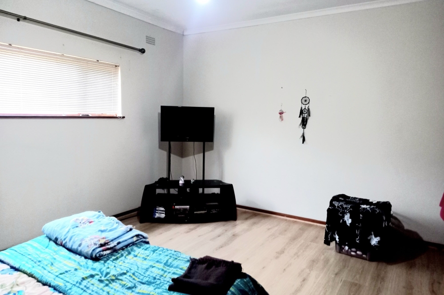 5 Bedroom Property for Sale in Vredenburg Western Cape